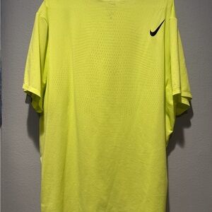 Nike AeroSwift
Men's Dri-FIT ADV Short-Sleeve Running Top